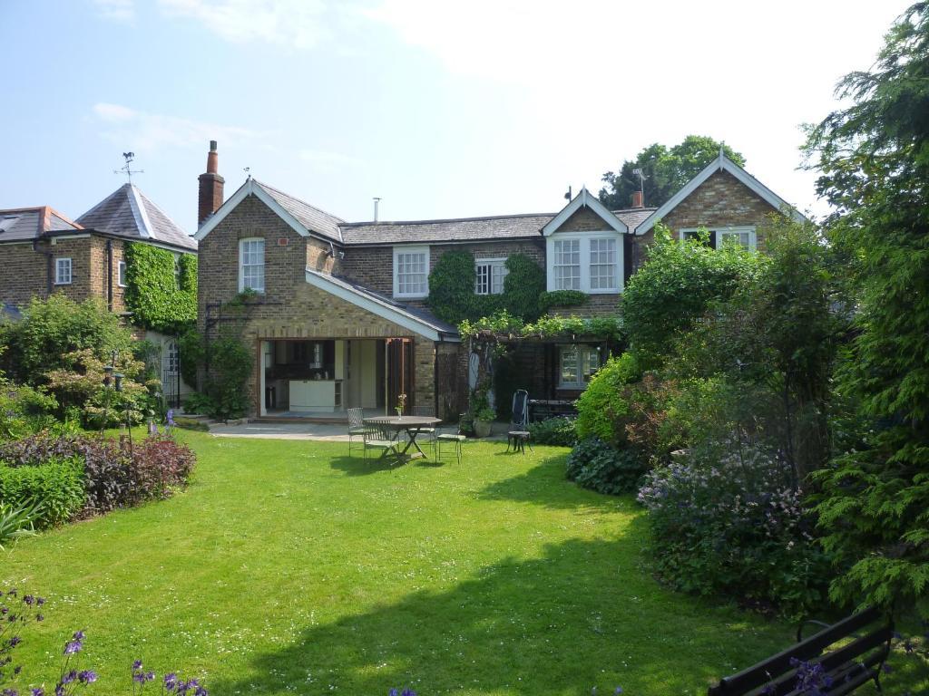 ويندسور Manor Cottage Bed And Breakfast المظهر الخارجي الصورة